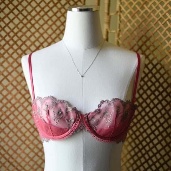 SOLD Vintage Victoria’s Secret Bra - Picture 7 of 7